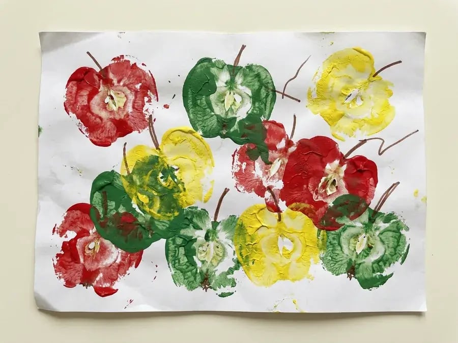 Apple stamping, an easy September craft for preschoolers ages 3 to 5