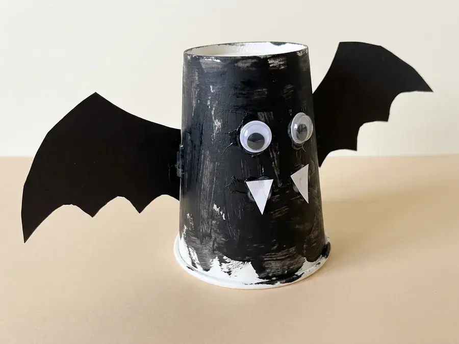Paper cup bat, an easy bat craft for preschoolers ages 3 to 5