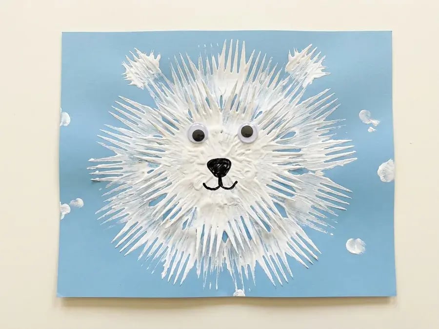 Fork painted polar bear, an easy January craft for preschoolers ages 3 to 5