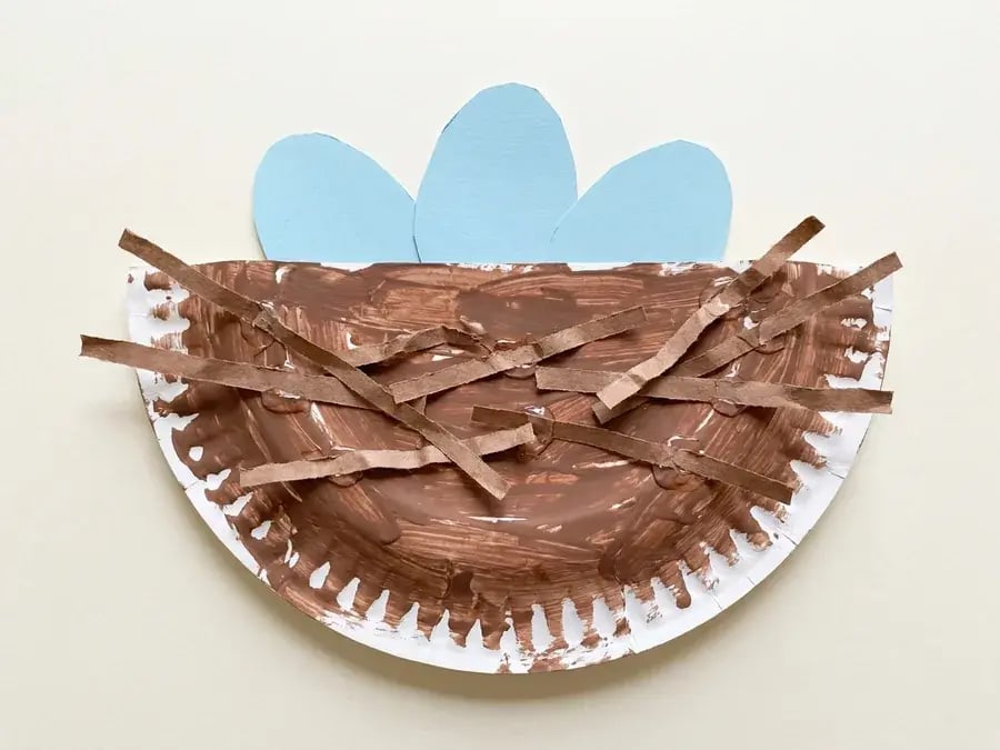 Paper plate bird nest, an easy paper plate craft for preschoolers ages 3 to 5