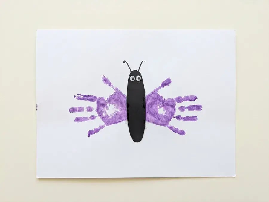 Handprint butterfly, an easy butterfly craft for preschoolers ages 3 to 5