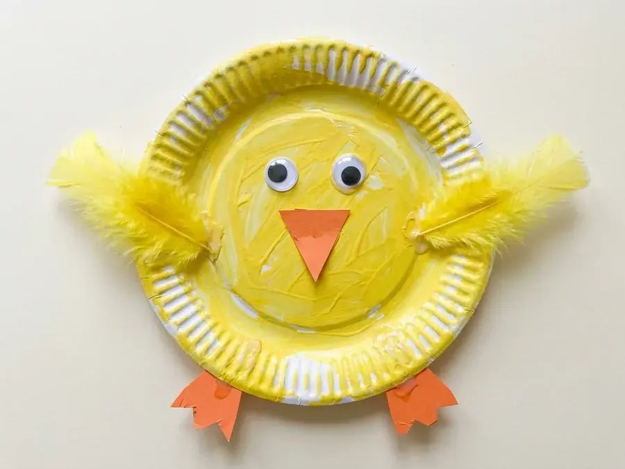 Paper plate chick, an easy paper plate craft for preschoolers ages 3 to 5