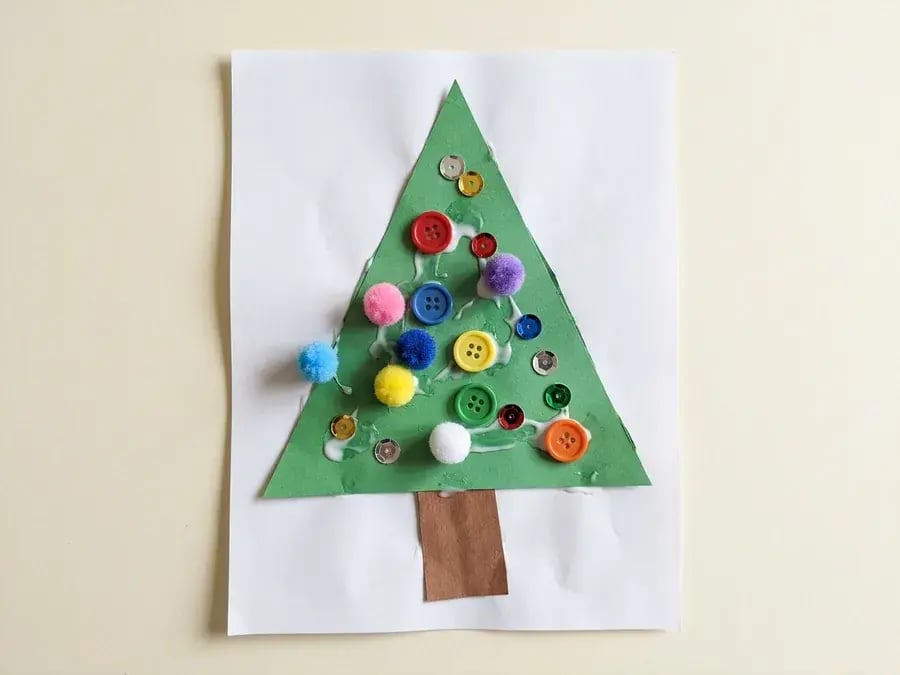 Decorate-a-tree collage, an easy christmas tree craft for preschoolers ages 3 to 5