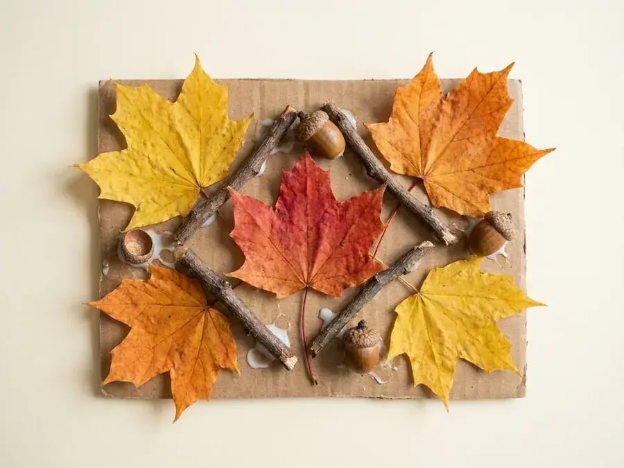 Fall nature collage, an easy September craft for preschoolers ages 3 to 5