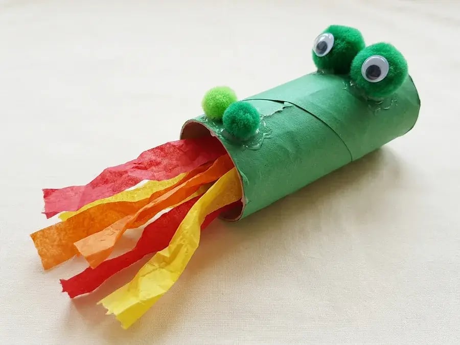Toilet roll dragon, an easy February craft for preschoolers ages 3 to 5