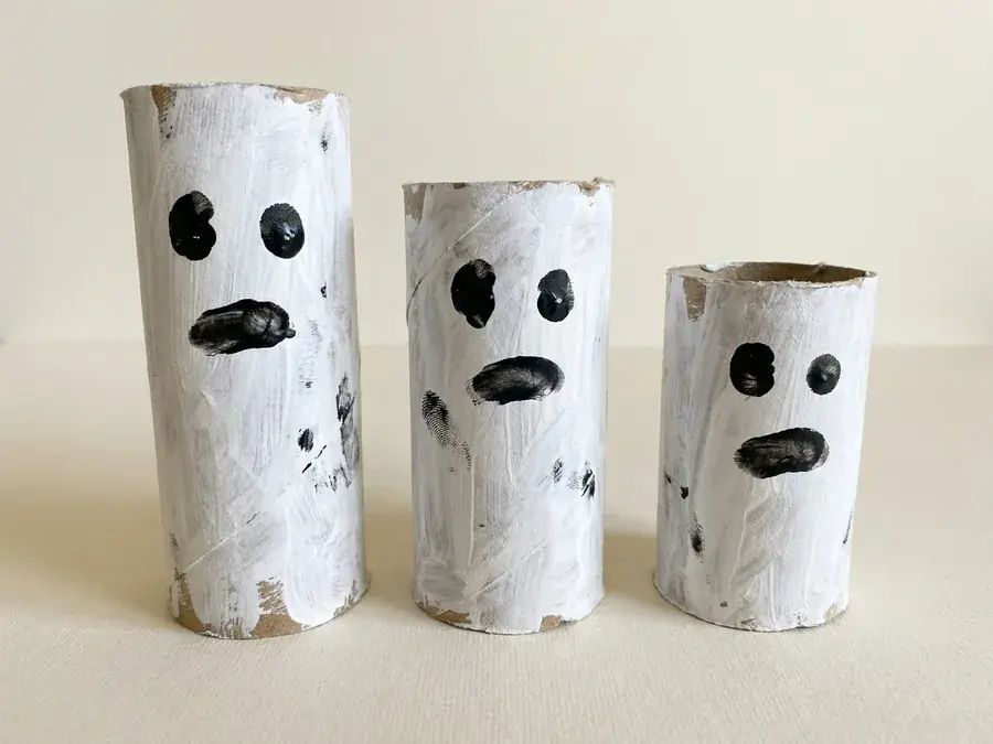 Paper roll ghost family, an easy ghost craft for preschoolers made with simple supplies