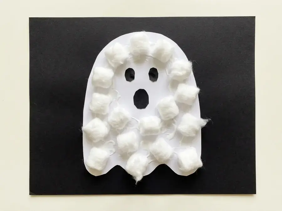 Cotton ball ghost, an easy ghost craft for preschoolers made with simple supplies