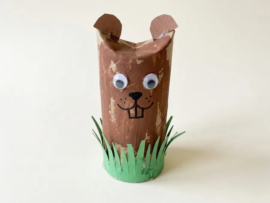 Toilet roll groundhog, an easy February craft for preschoolers ages 3 to 5