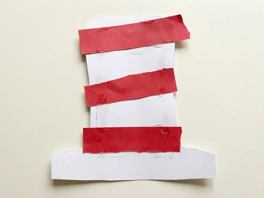 Striped Cat in the Hat hat, an easy February craft for preschoolers ages 3 to 5