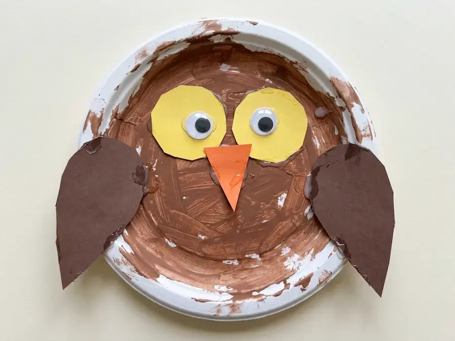 Paper plate owl, an easy owl craft for preschoolers ages 3 to 5