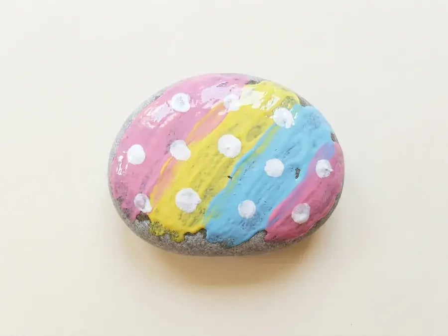 Painted rock paperweight, an easy May craft for preschoolers ages 3 to 5