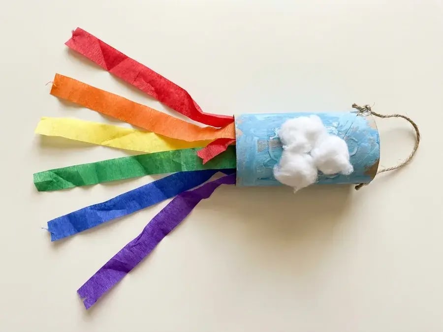 Rainbow windsock, an easy March craft for preschoolers ages 3 to 5