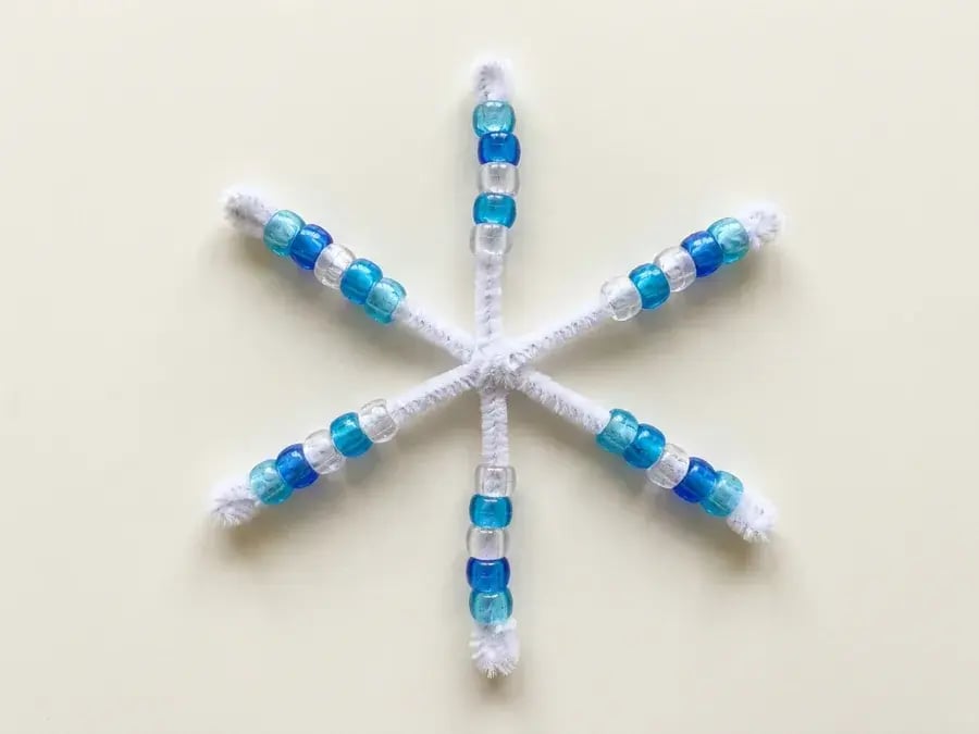 Beaded pipe cleaner snowflake, an easy snowflake craft for preschoolers ages 3 to 5
