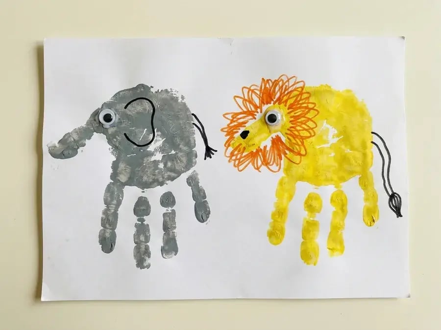 Handprint zoo animals, an easy zoo craft for preschoolers ages 3 to 5