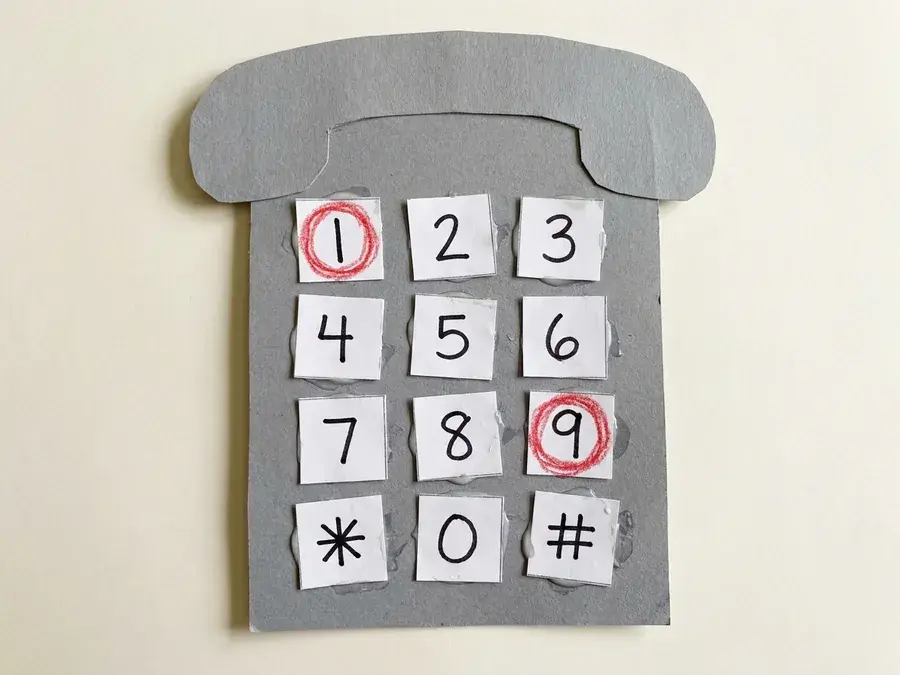 911 phone craft, an easy number craft for preschoolers ages 3 to 5
